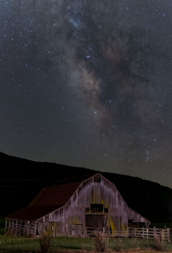 Milky Way Over Boxley Valley Barn - © Heather Bell